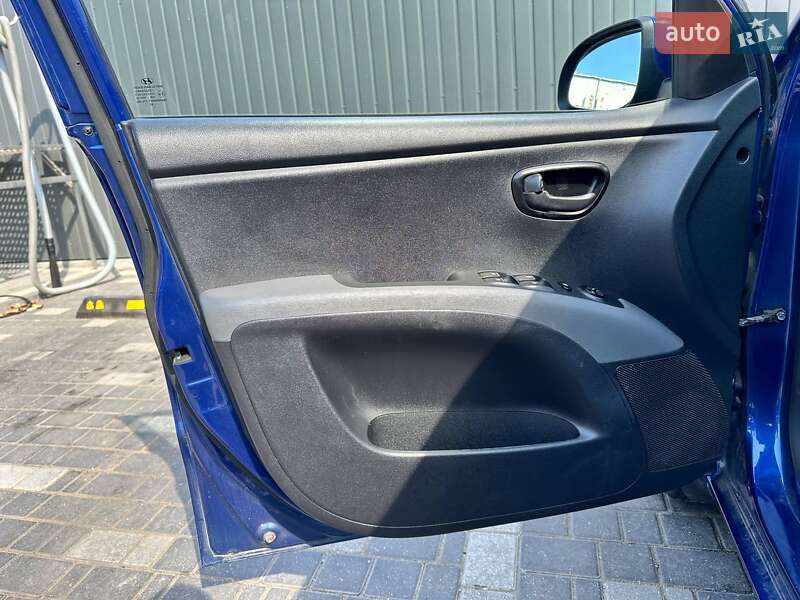 Хэтчбек Hyundai i10 2012 в Николаеве