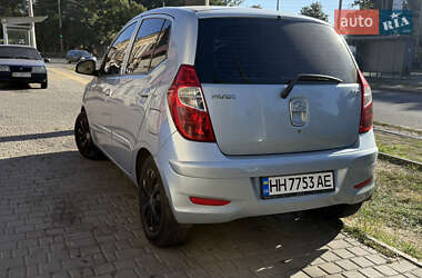Хэтчбек Hyundai i10 2011 в 