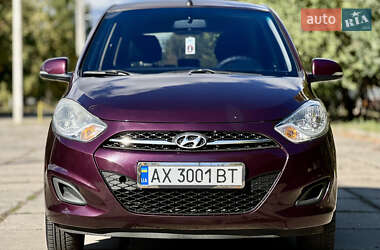 Хэтчбек Hyundai i10 2012 в 