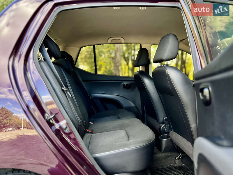 Хэтчбек Hyundai i10 2012 в Харькове
