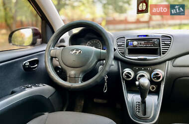 Хэтчбек Hyundai i10 2012 в 