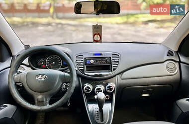 Хэтчбек Hyundai i10 2012 в 