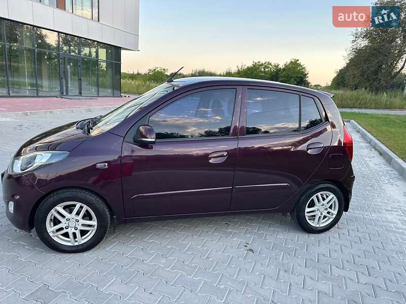 Хэтчбек Hyundai i10 2011 в Ровно