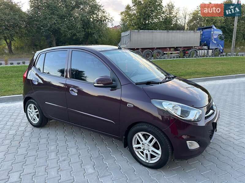 Хэтчбек Hyundai i10 2011 в Ровно