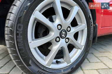 Хэтчбек Hyundai i10 2012 в 