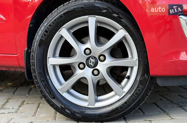 Хэтчбек Hyundai i10 2012 в 