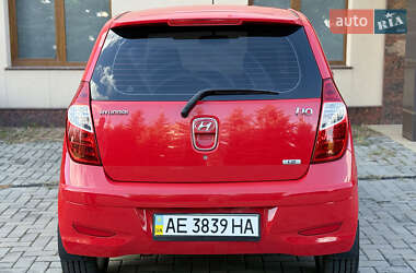 Хэтчбек Hyundai i10 2012 в 