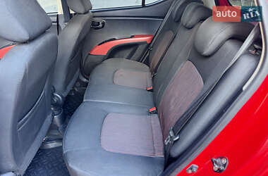 Хэтчбек Hyundai i10 2012 в 