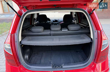 Хэтчбек Hyundai i10 2012 в 