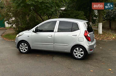 Хэтчбек Hyundai i10 2011 в 