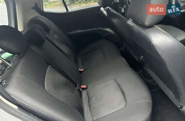 Хэтчбек Hyundai i10 2011 в 