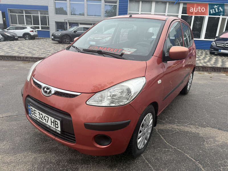 Хэтчбек Hyundai i10 2010 в 