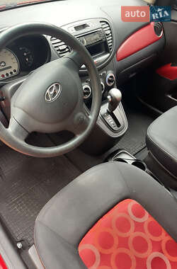 Хэтчбек Hyundai i10 2008 в 