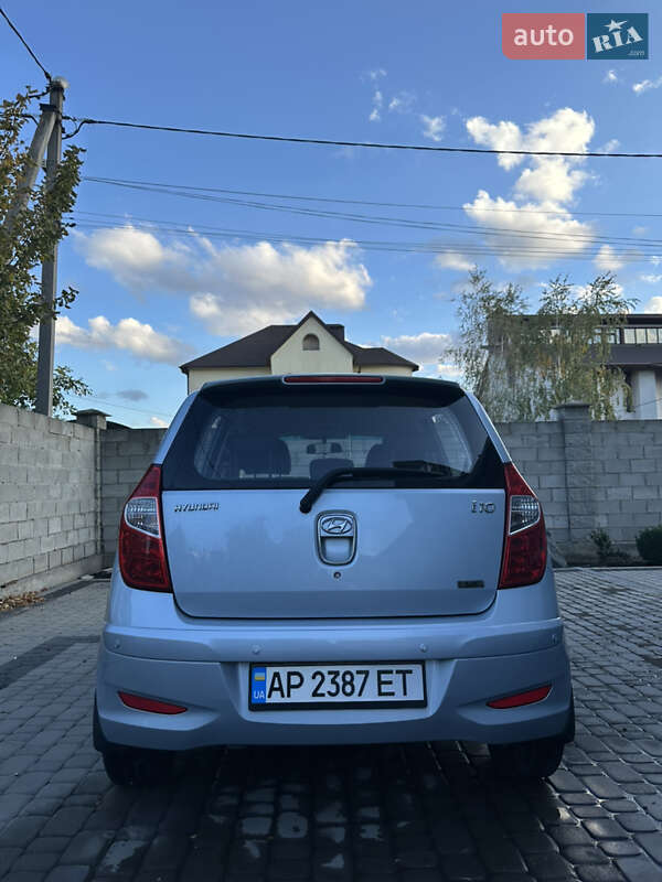 Хэтчбек Hyundai i10 2012 в Запорожье