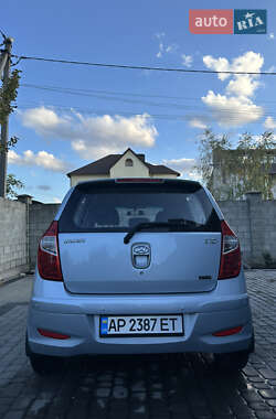 Хэтчбек Hyundai i10 2012 в 