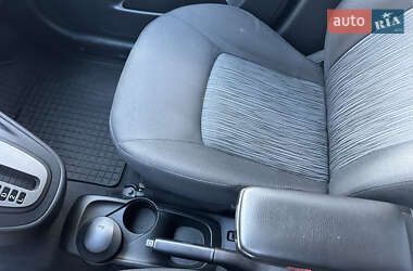 Хэтчбек Hyundai i10 2012 в 