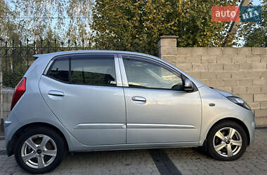 Хэтчбек Hyundai i10 2012 в 