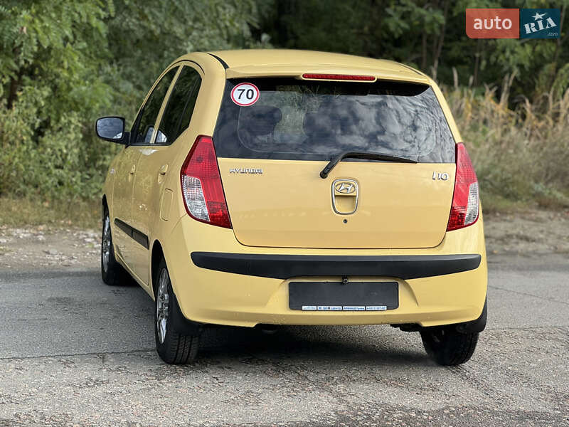 Хэтчбек Hyundai i10 2008 в Киеве