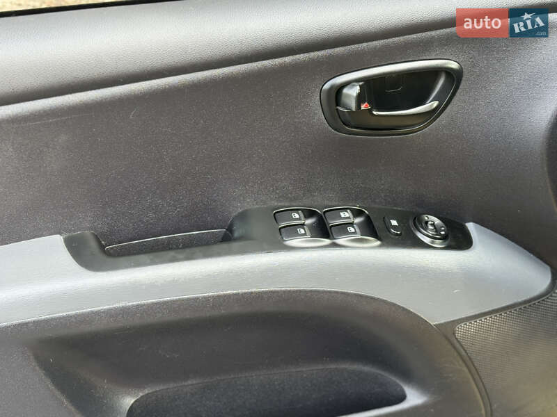 Хэтчбек Hyundai i10 2008 в Киеве