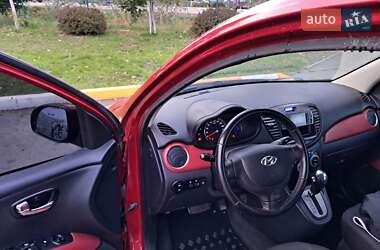 Хэтчбек Hyundai i10 2013 в 