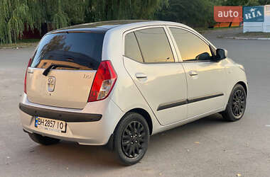 Хэтчбек Hyundai i10 2008 в 