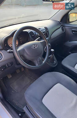 Хэтчбек Hyundai i10 2008 в 