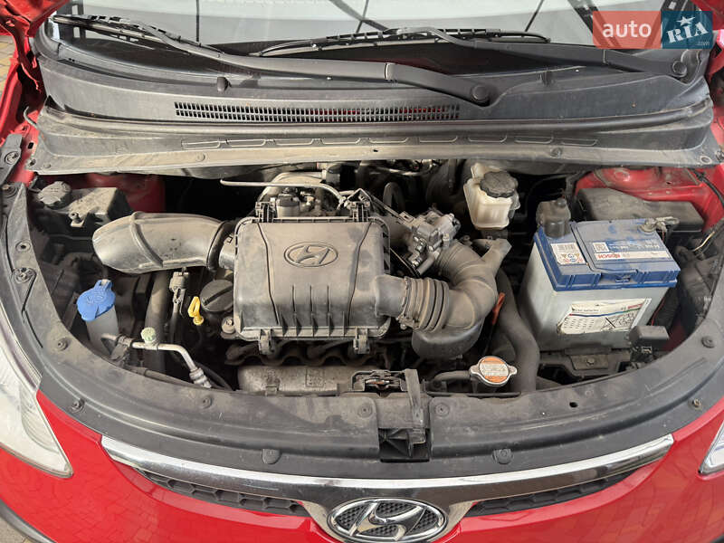 Хэтчбек Hyundai i10 2008 в Днепре