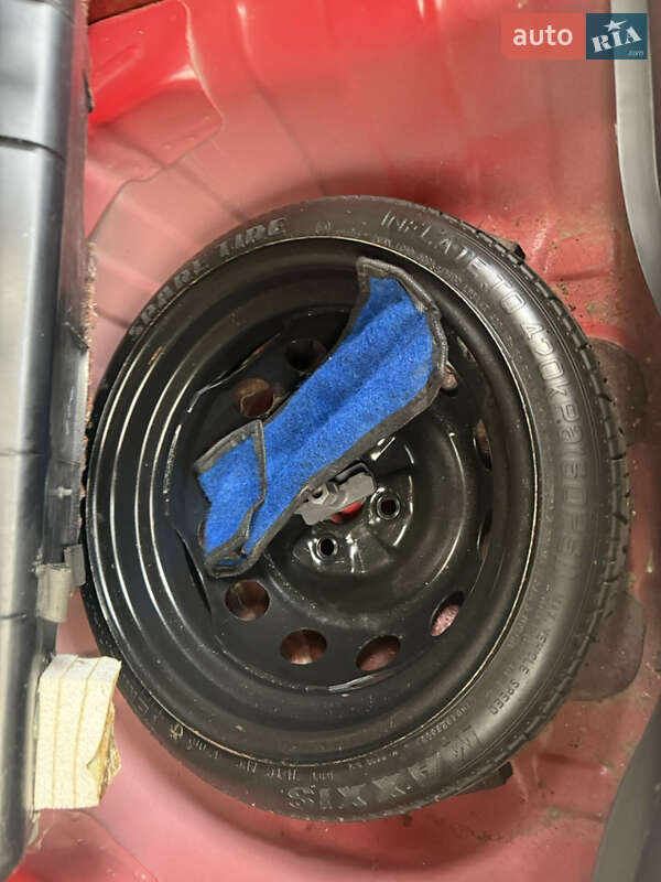 Хэтчбек Hyundai i10 2008 в Днепре