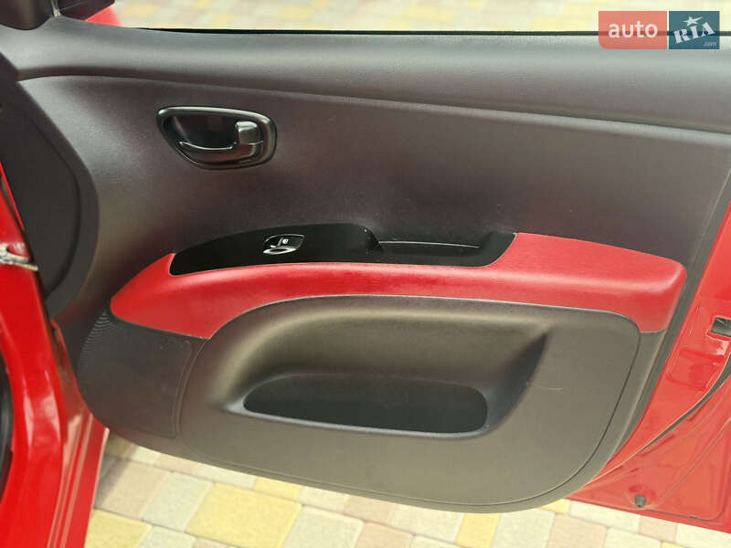 Хэтчбек Hyundai i10 2008 в Днепре
