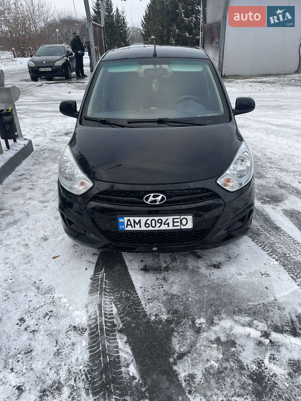 Хэтчбек Hyundai i10 2012 в 
