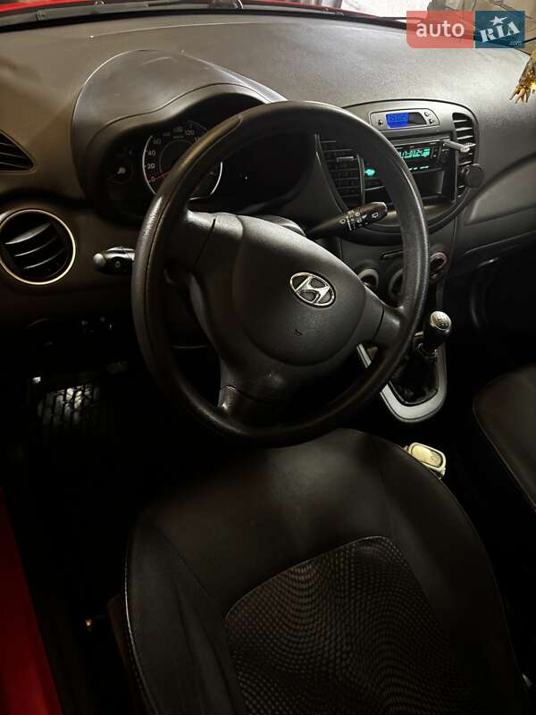 Хэтчбек Hyundai i10 2012 в Черкассах