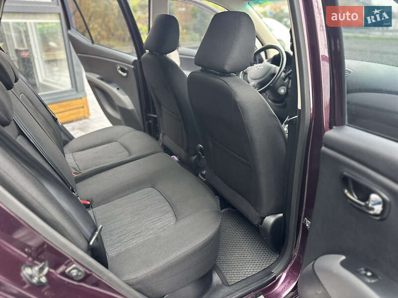 Хэтчбек Hyundai i10 2012 в Виннице