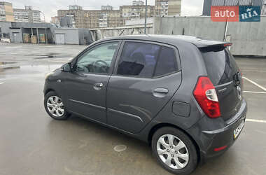 Хэтчбек Hyundai i10 2012 в 