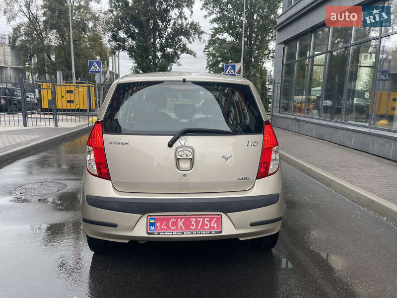 Хэтчбек Hyundai i10 2009 в Киеве