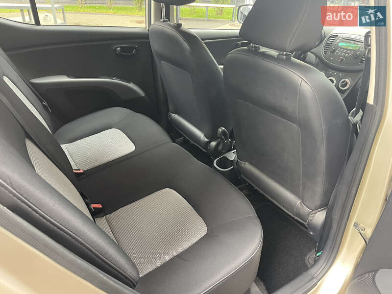 Хэтчбек Hyundai i10 2009 в Киеве