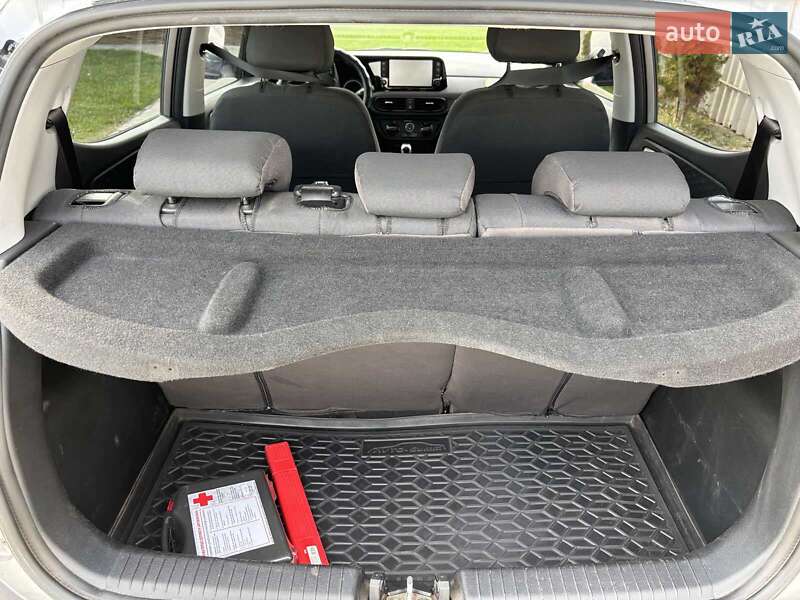 Хетчбек Hyundai i10 2022 в Очакові фото 7 Хетчбек Hyundai i10 2022 в Очакові