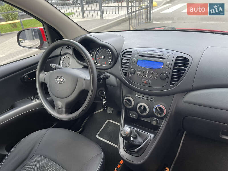 Хетчбек Hyundai i10 2011 в Києві