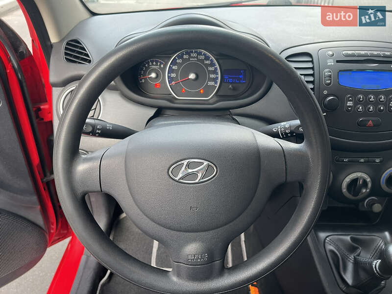 Хетчбек Hyundai i10 2011 в Києві