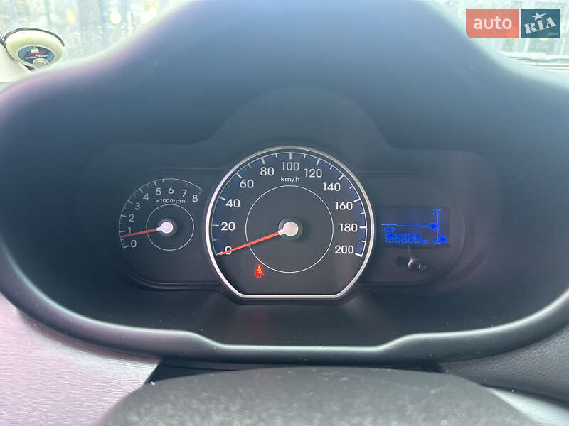 Хэтчбек Hyundai i10 2013 в Полтаве фото 24 Хэтчбек Hyundai i10 2013 в Полтаве