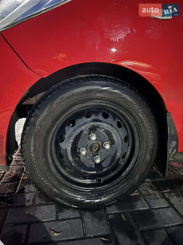 Хетчбек Hyundai i10 2012 в Чернівцях фото 16 Хетчбек Hyundai i10 2012 в Чернівцях