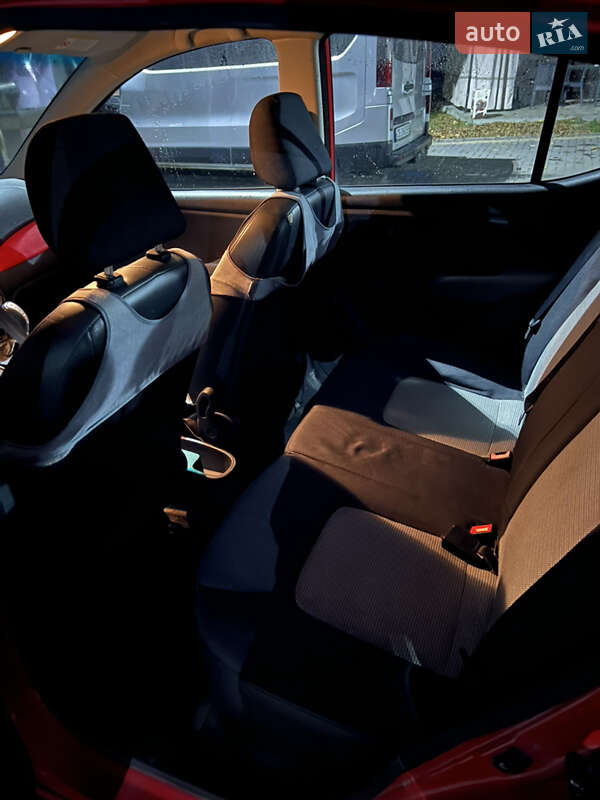 Хетчбек Hyundai i10 2012 в Чернівцях фото 23 Хетчбек Hyundai i10 2012 в Чернівцях