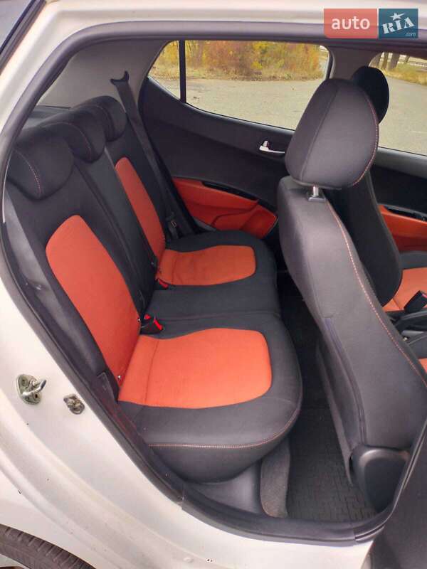 Хетчбек Hyundai i10 2014 в Одесі