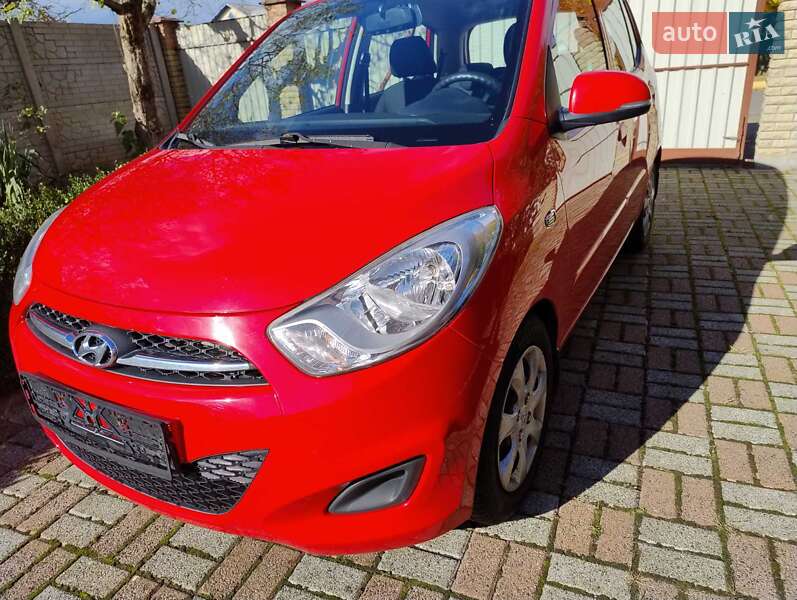 Хэтчбек Hyundai i10 2012 в Киеве