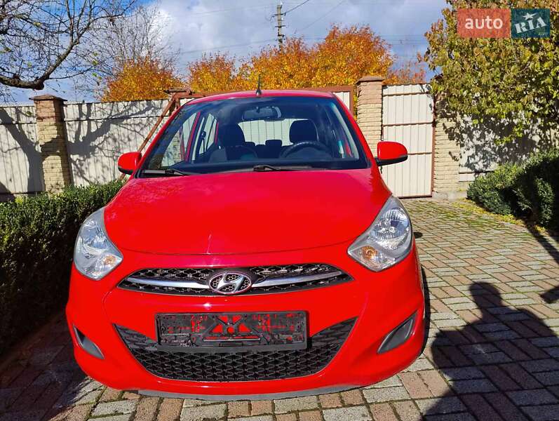 Хэтчбек Hyundai i10 2012 в Киеве