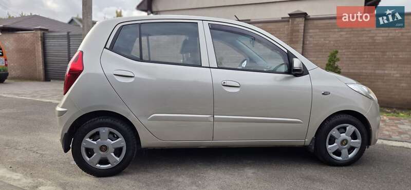 Хэтчбек Hyundai i10 2013 в Кривом Роге фото 7 Хэтчбек Hyundai i10 2013 в Кривом Роге