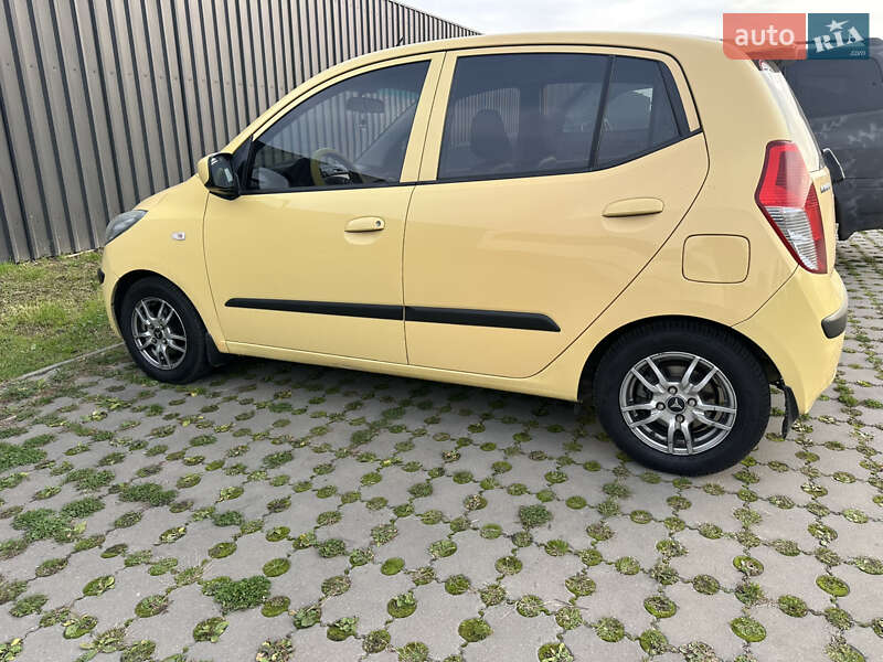 Хэтчбек Hyundai i10 2008 в Киеве