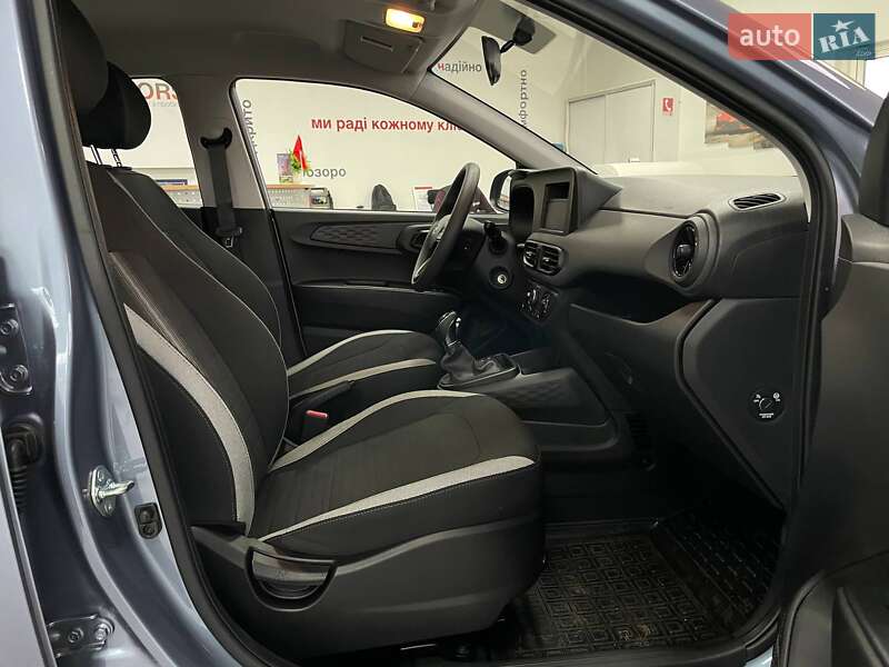 Хетчбек Hyundai i10 2025 в Києві фото 29 Хетчбек Hyundai i10 2025 в Києві