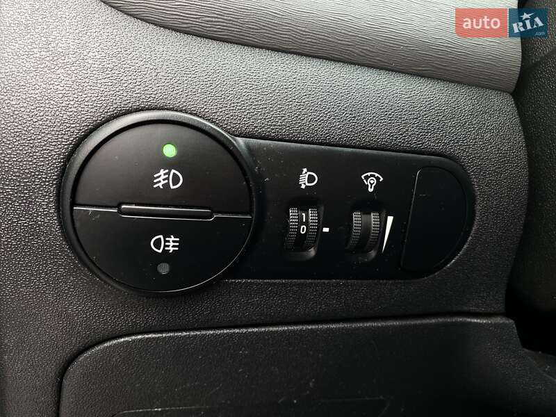 Хетчбек Hyundai i10 2013 в Києві фото 14 Хетчбек Hyundai i10 2013 в Києві