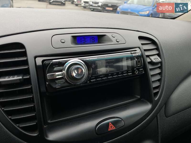 Хетчбек Hyundai i10 2013 в Києві фото 16 Хетчбек Hyundai i10 2013 в Києві