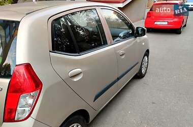 Хэтчбек Hyundai i10 2010 в Днепре